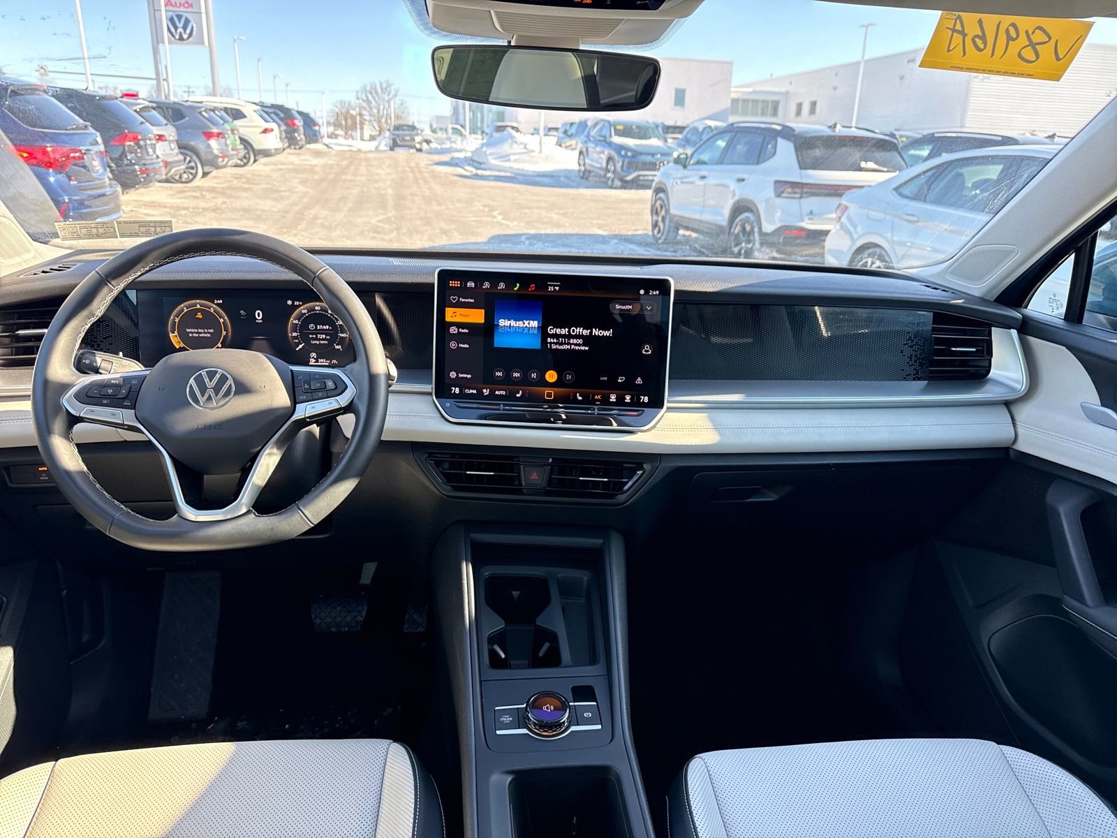 Used 2025 Volkswagen Tiguan SE image 13