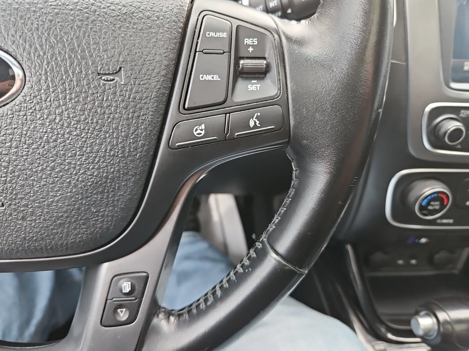 Used 2014 Kia Sorento SX w/ 3rd Row Package FWD image 41
