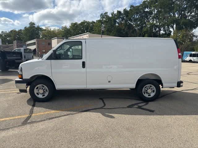 New 2025 Chevrolet Express 3500 w/ Driver Convenience Package RWD image 6