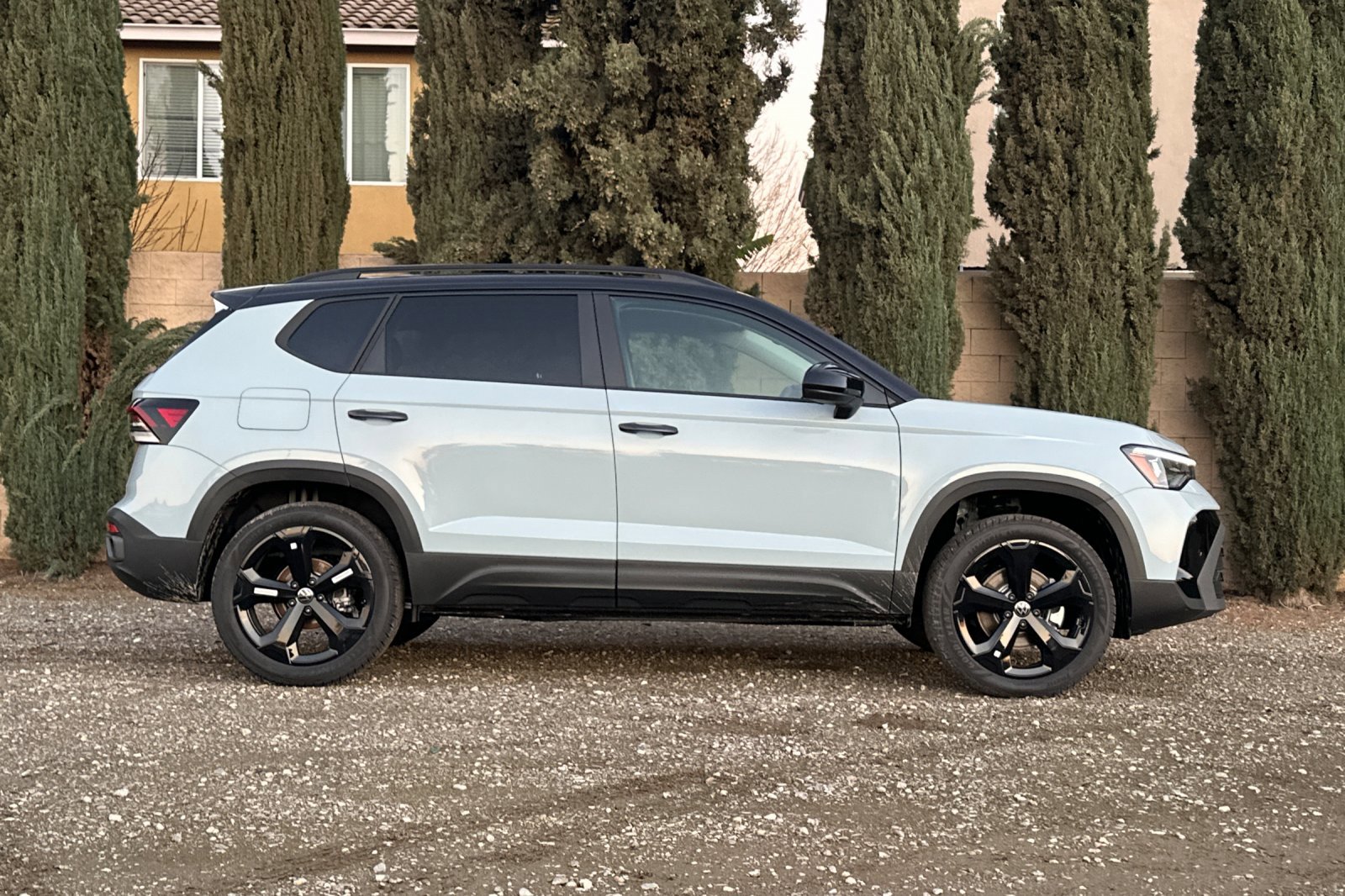 New 2026 Volkswagen Taos SE image 3