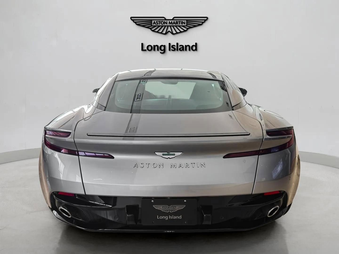 Used 2024 Aston Martin DB12 Coupe image 5