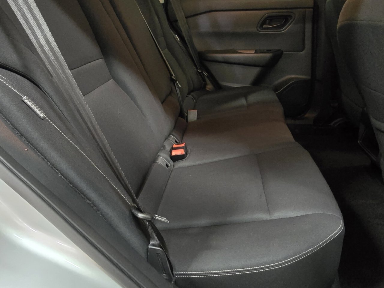 Used 2024 Nissan Rogue S image 18