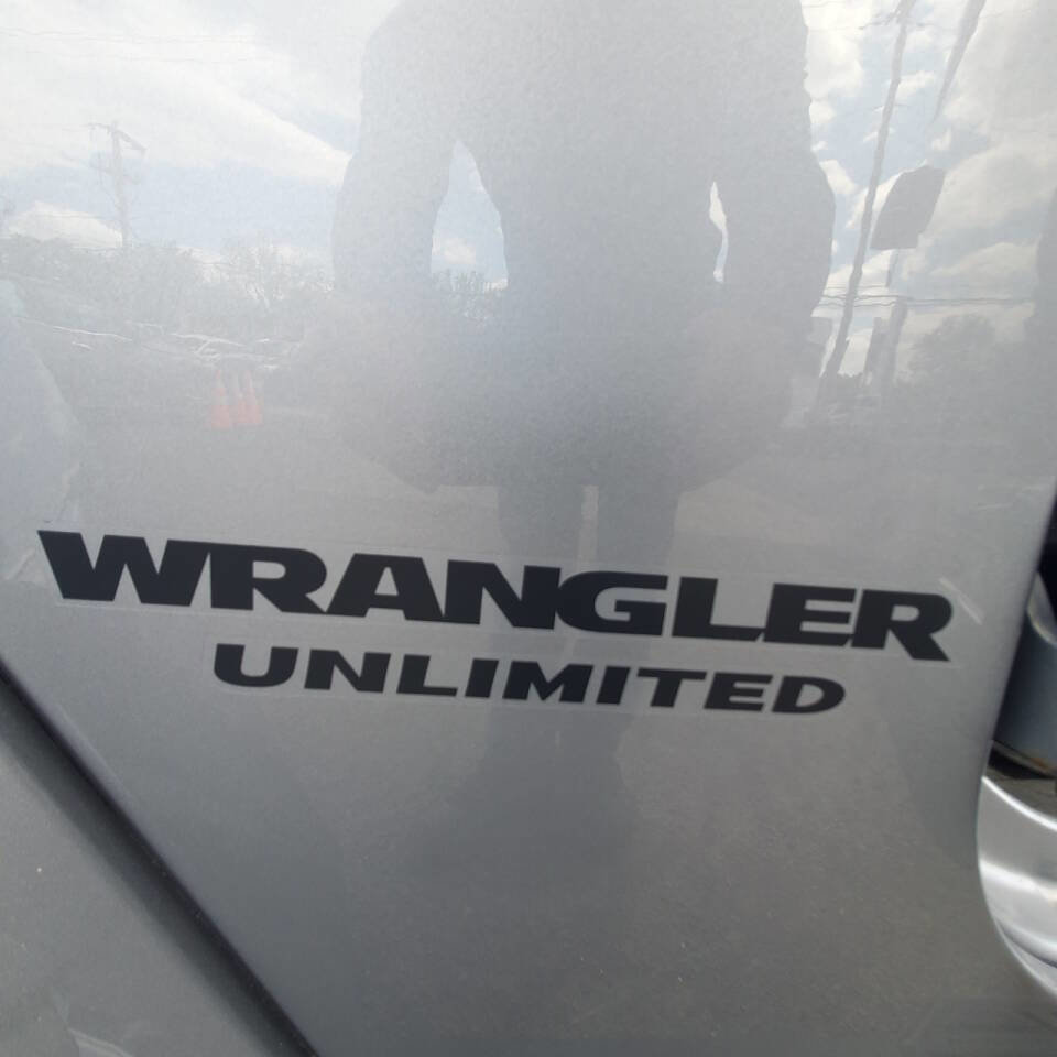 Used 2016 Jeep Wrangler Unlimited Sahara AWD/4WD image 17