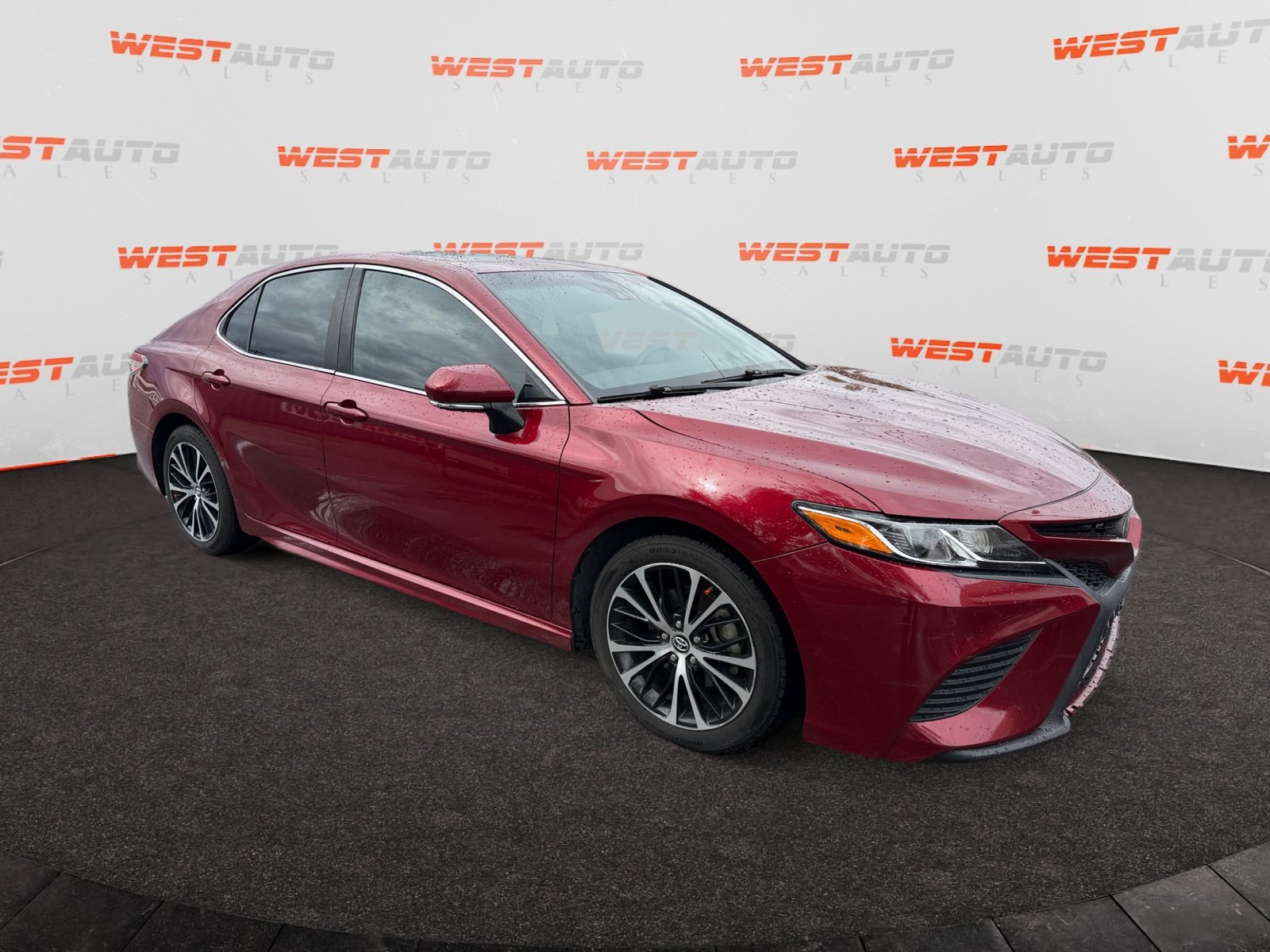 Used 2018 Toyota Camry SE w/ Moonroof Package FWD image 7