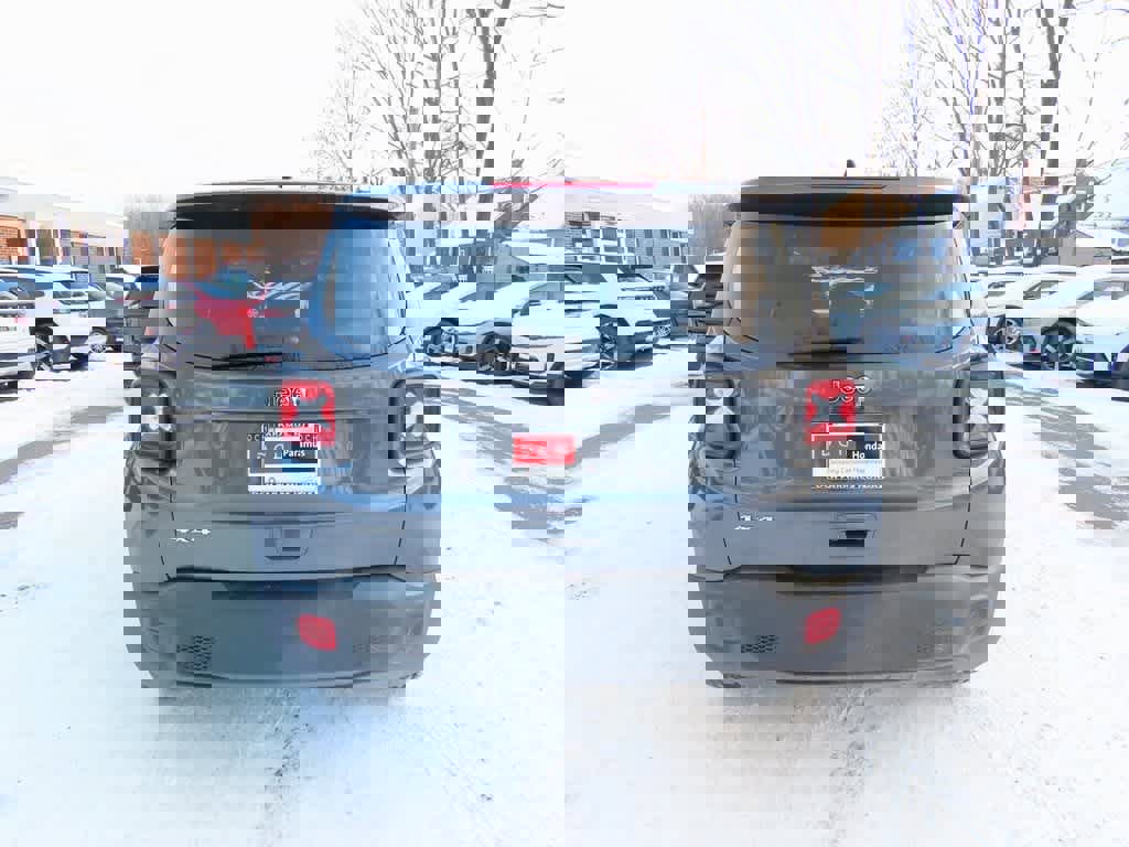 Used 2023 Jeep Renegade Latitude image 5