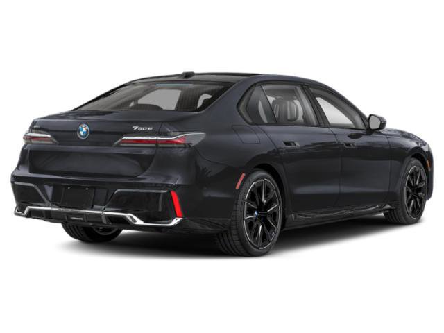 New 2026 BMW 750e xDrive image 2