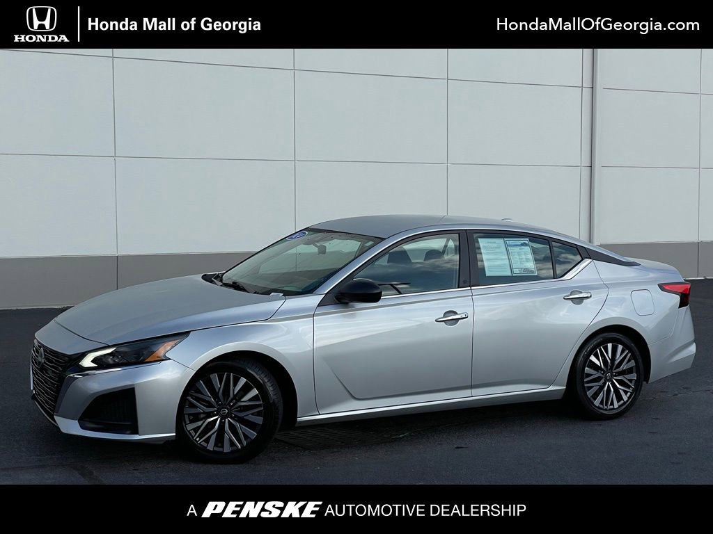 Used 2024 Nissan Altima 2.5 SV image 1