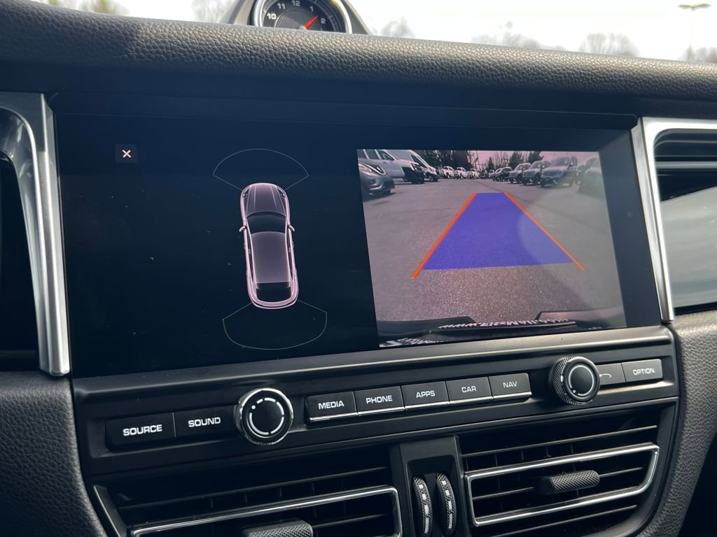 Used 2020 Porsche Macan image 28