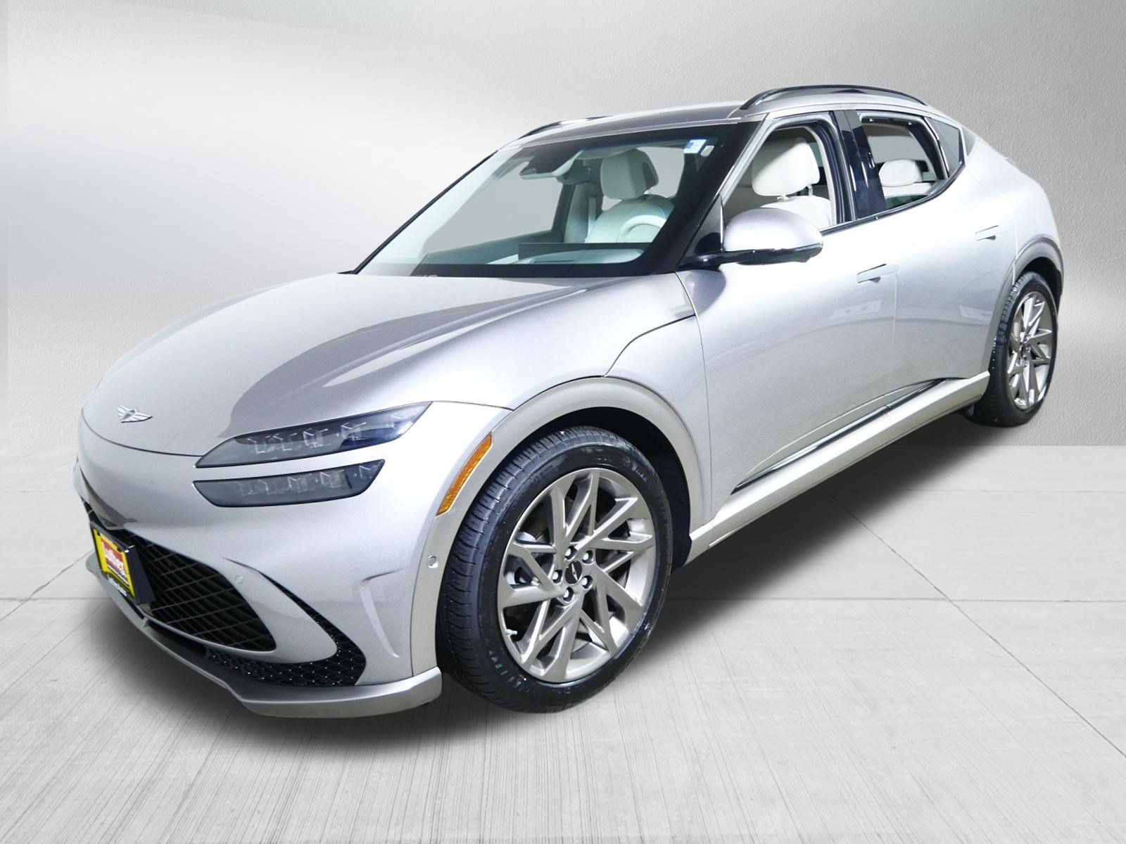 Certified 2023 Genesis GV60 Advanced AWD/4WD image 3