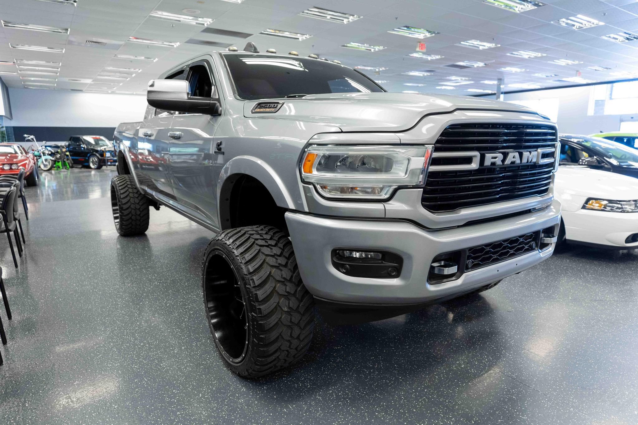 Used 2019 RAM 2500 Laramie AWD/4WD image 3