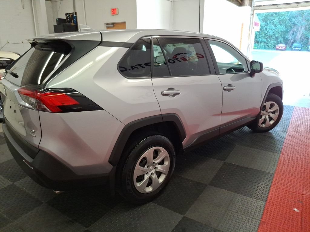 Used 2024 Toyota RAV4 LE AWD/4WD image 12
