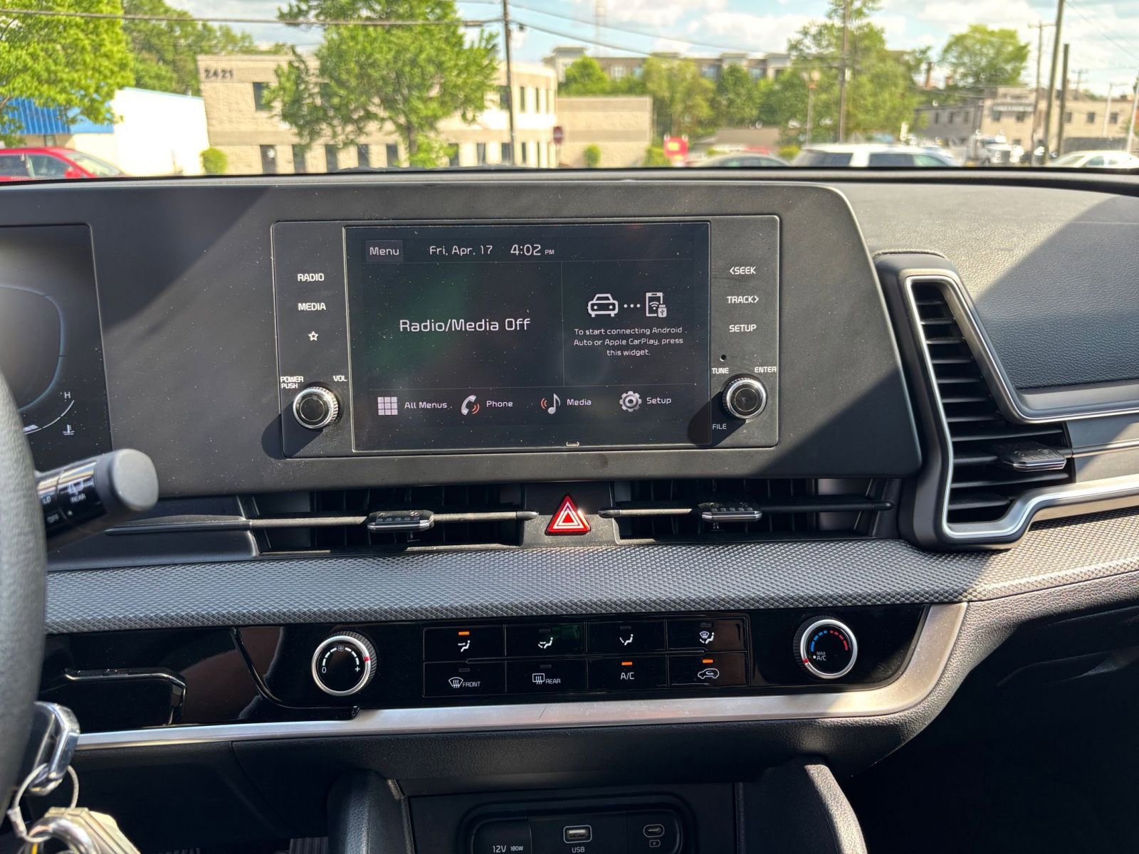 Used 2025 Kia Sportage LX image 17