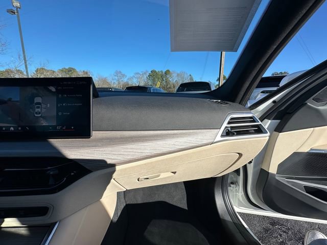 Used 2025 BMW 330i Sedan w/ Premium Package image 16