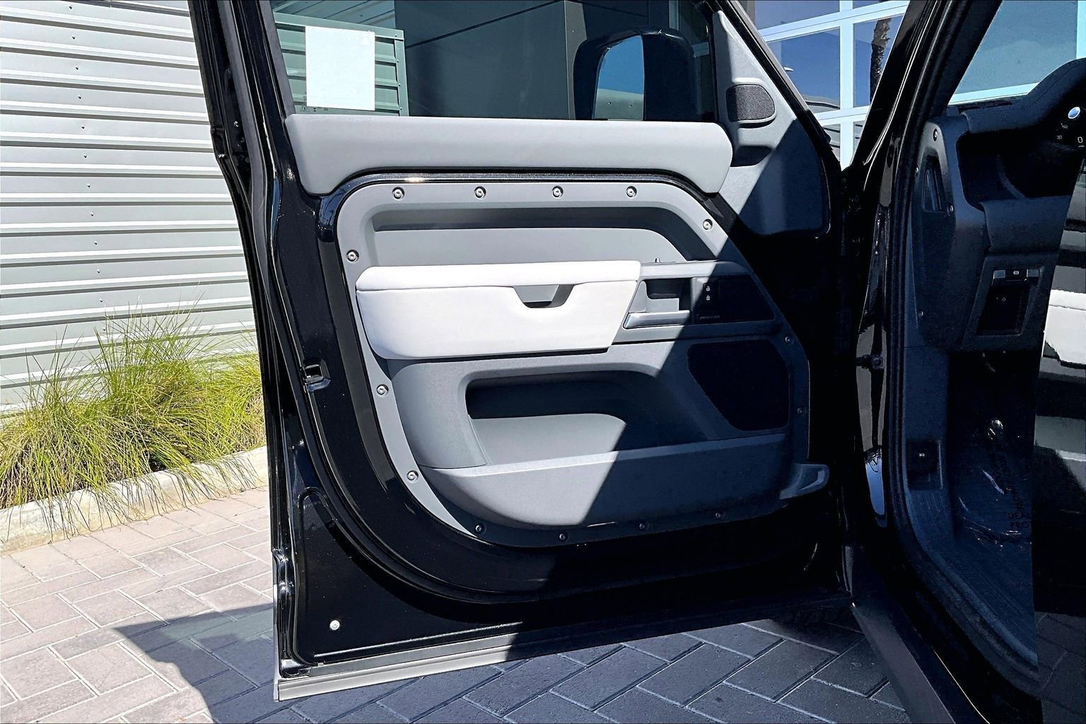 Used 2025 Land Rover Defender 110 S image 23