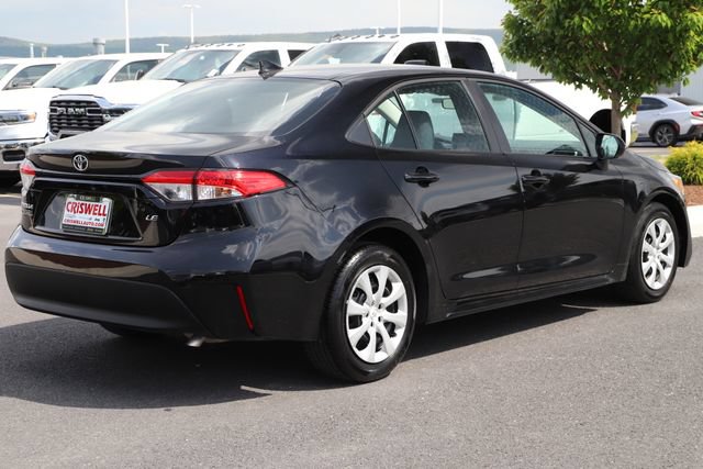 Used 2025 Toyota Corolla LE FWD image 6