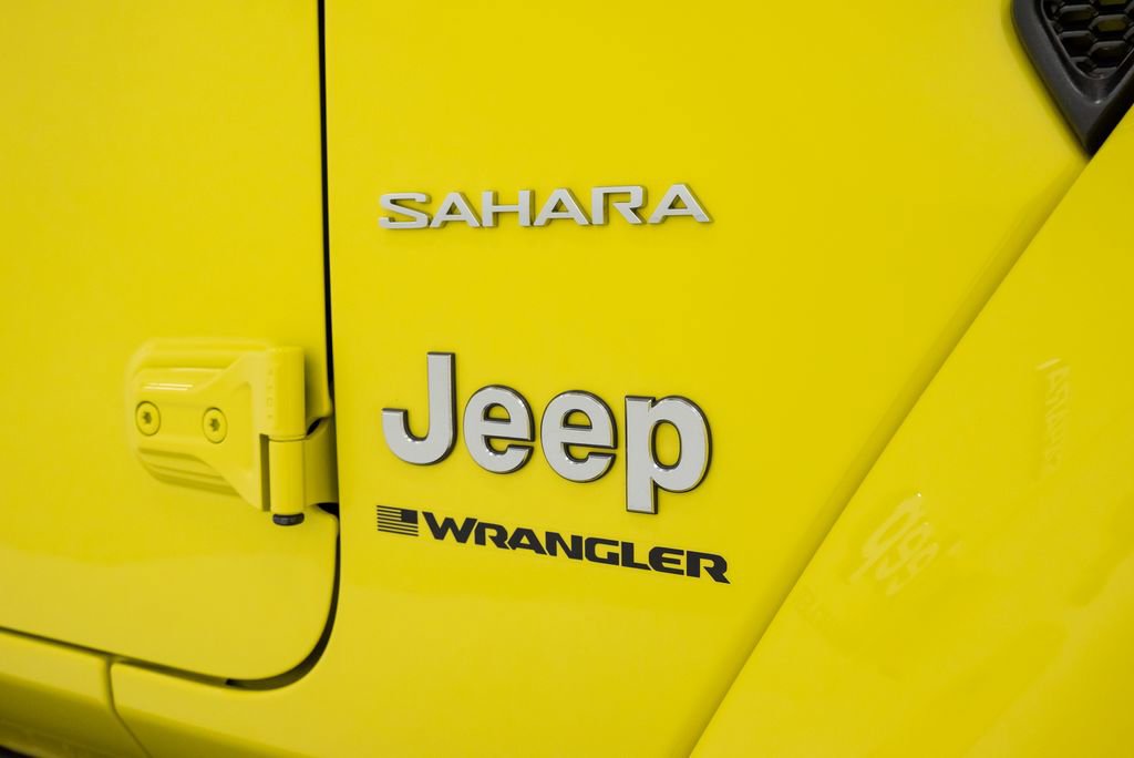 Used 2024 Jeep Wrangler Sahara w/ Technology Group AWD/4WD image 3