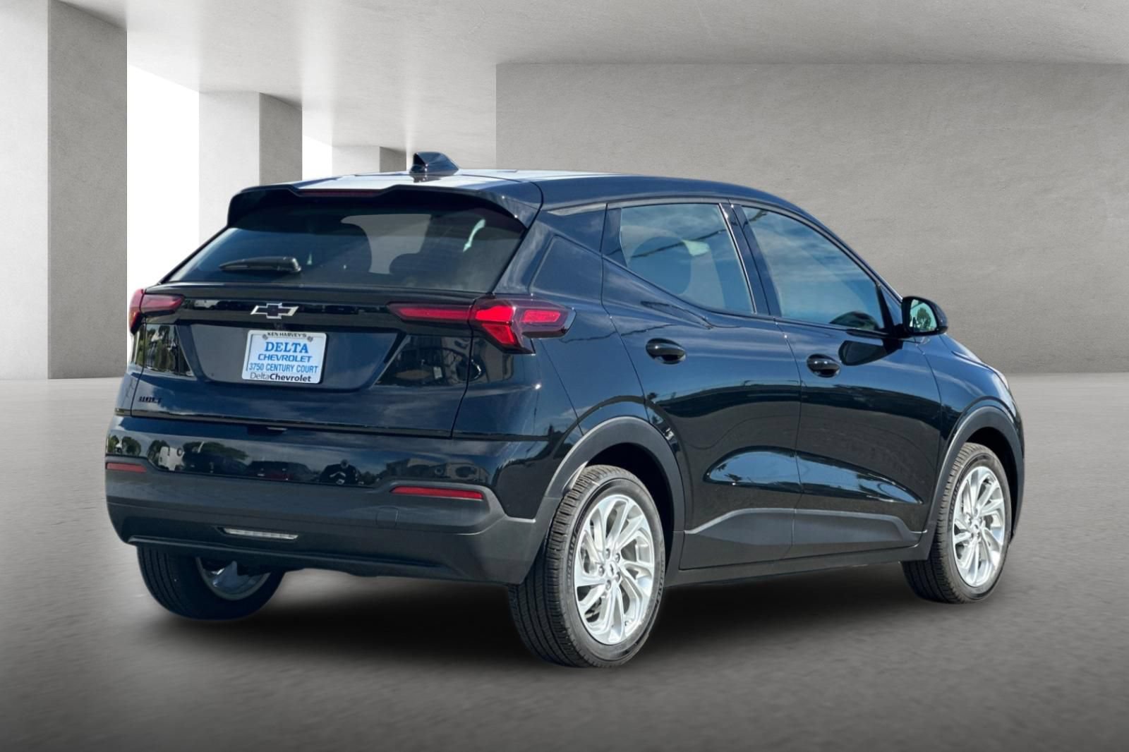 New 2027 Chevrolet Bolt LT w/ Comfort Package FWD image 4