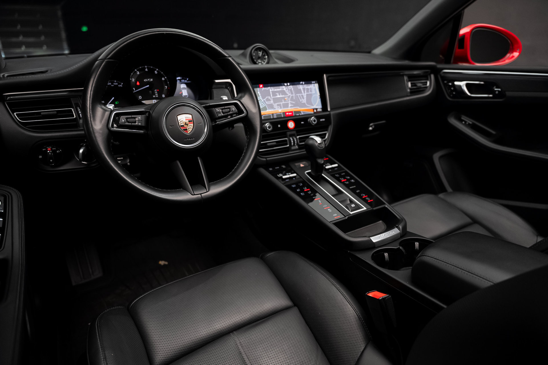 Used 2022 Porsche Macan GTS AWD/4WD image 2