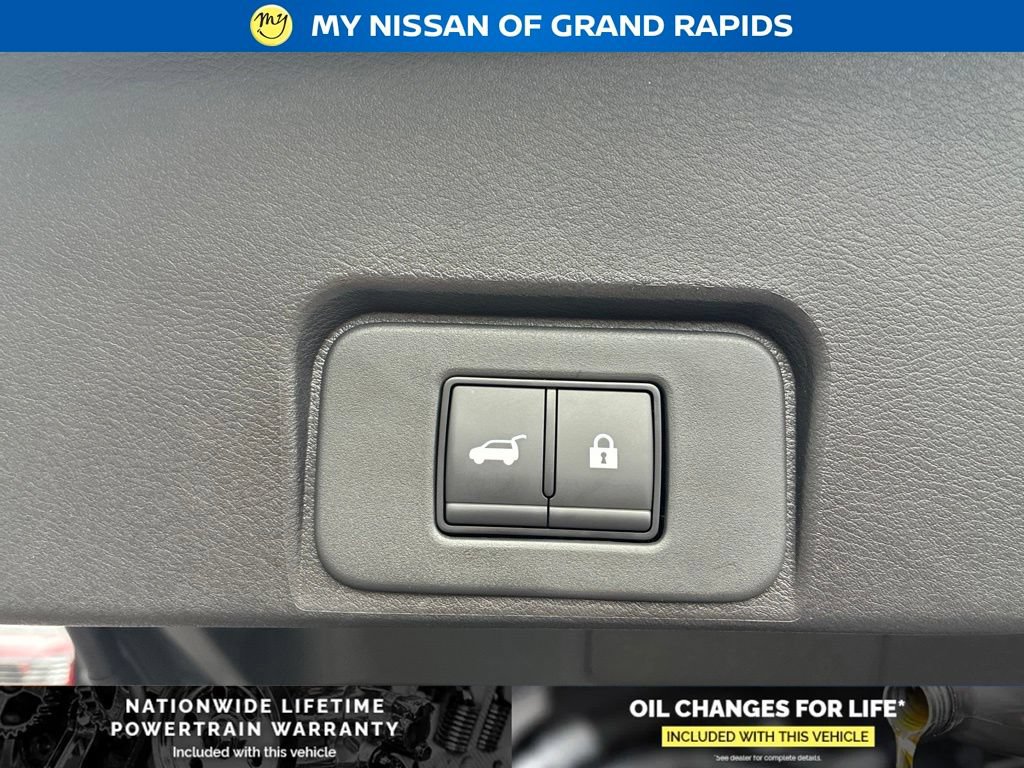 New 2026 Nissan Rogue SV w/ Cold Weather Package AWD/4WD image 24