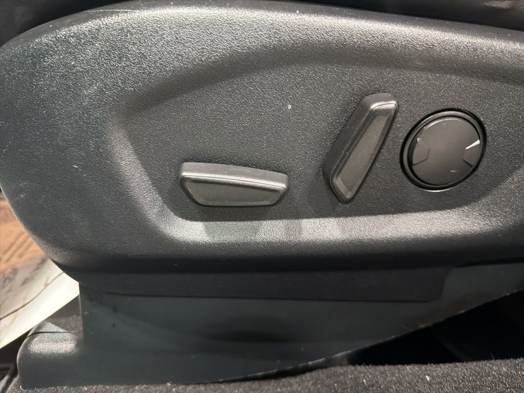 Used 2019 Ford Explorer XLT w/ Equipment Group 202A image 17