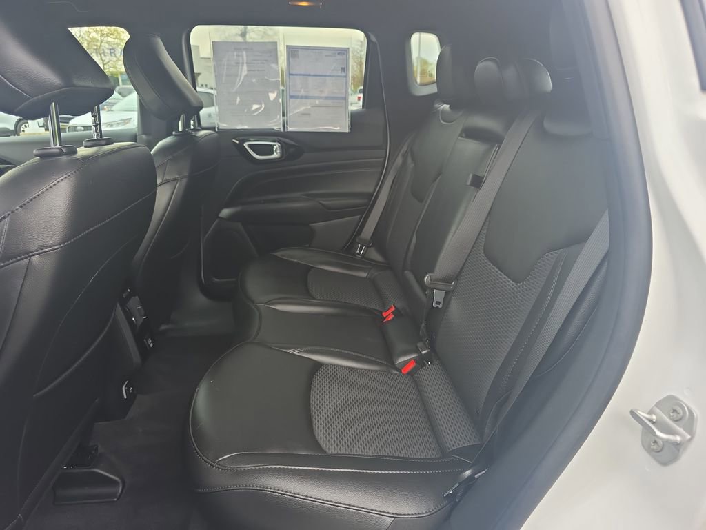 Used 2022 Jeep Compass Altitude image 39