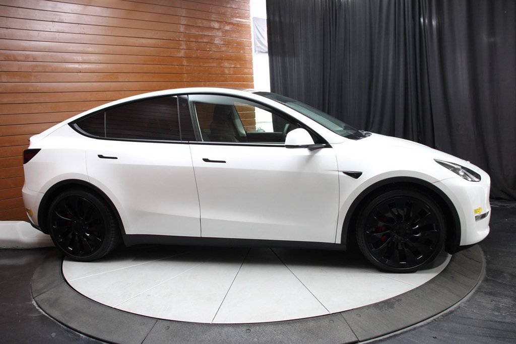 Used 2022 Tesla Model Y Performance AWD/4WD image 29