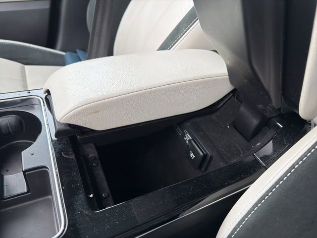 Used 2020 Land Rover Range Rover Velar R-Dynamic S image 32