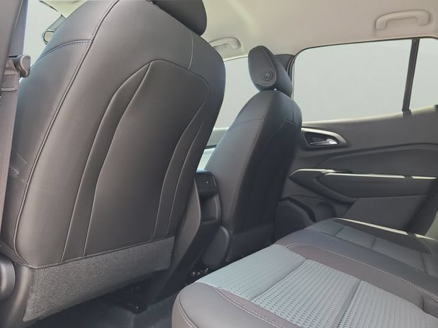 New 2026 Chevrolet Trax LT w/ Midnight Edition FWD image 10