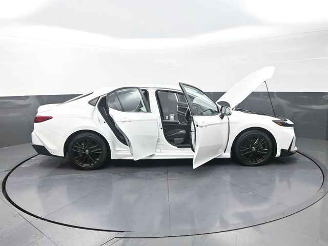 Used 2026 Toyota Camry SE FWD image 46