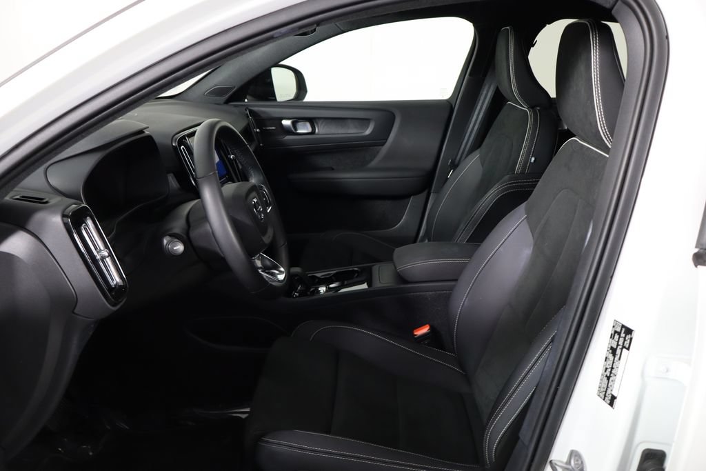 Used 2023 Volvo C40 P8 Recharge Ultimate AWD/4WD image 14