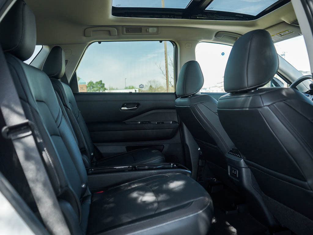 New 2026 Nissan Pathfinder SL w/ SL Premium Package AWD/4WD image 13