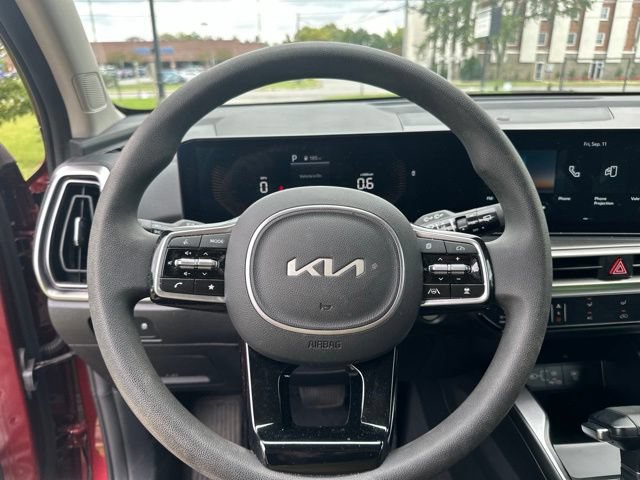 Certified 2025 Kia Sorento LX FWD image 37