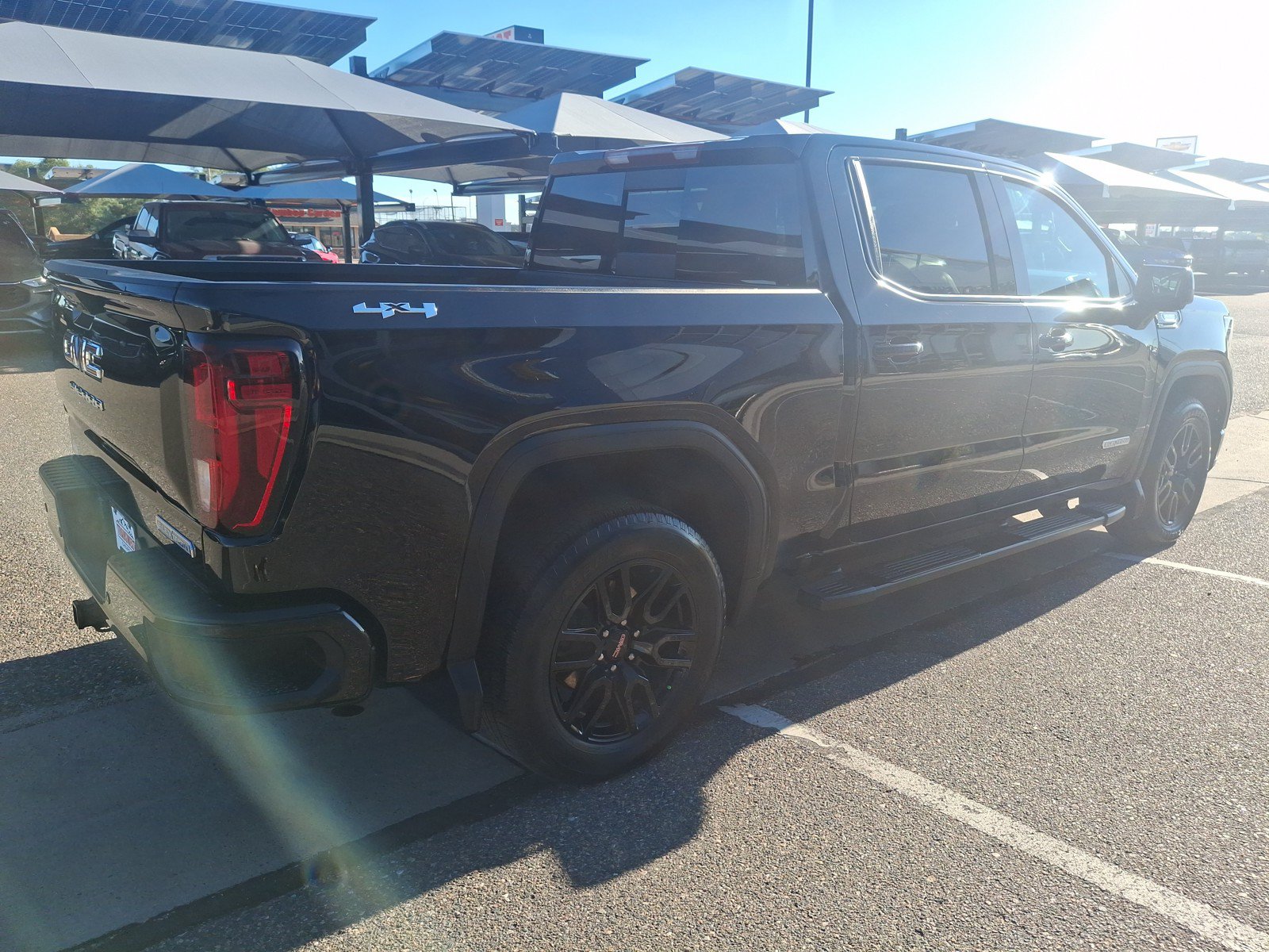 Used 2024 GMC Sierra 1500 Elevation w/ Elevation Premium Package AWD/4WD image 5