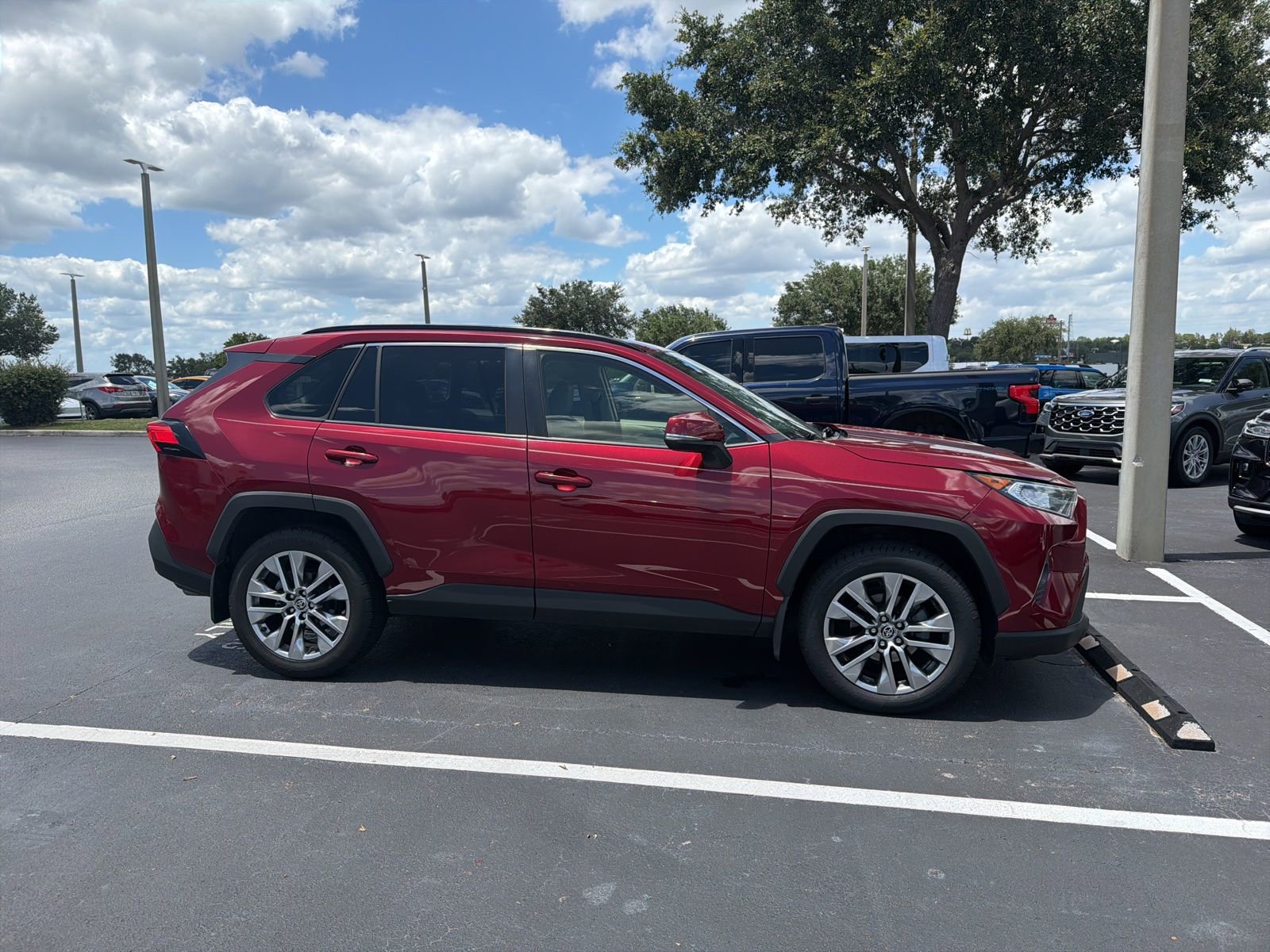 Used 2020 Toyota RAV4 XLE Premium AWD/4WD image 2