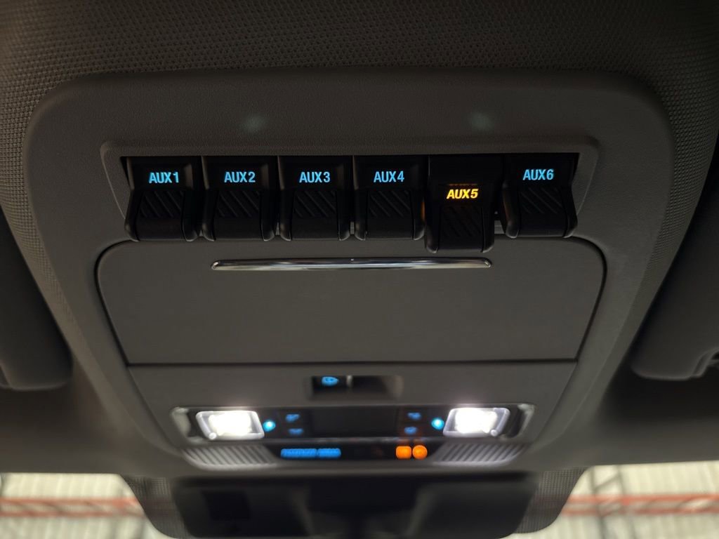 Used 2024 Ford F350 Lariat w/ Chrome Package image 44