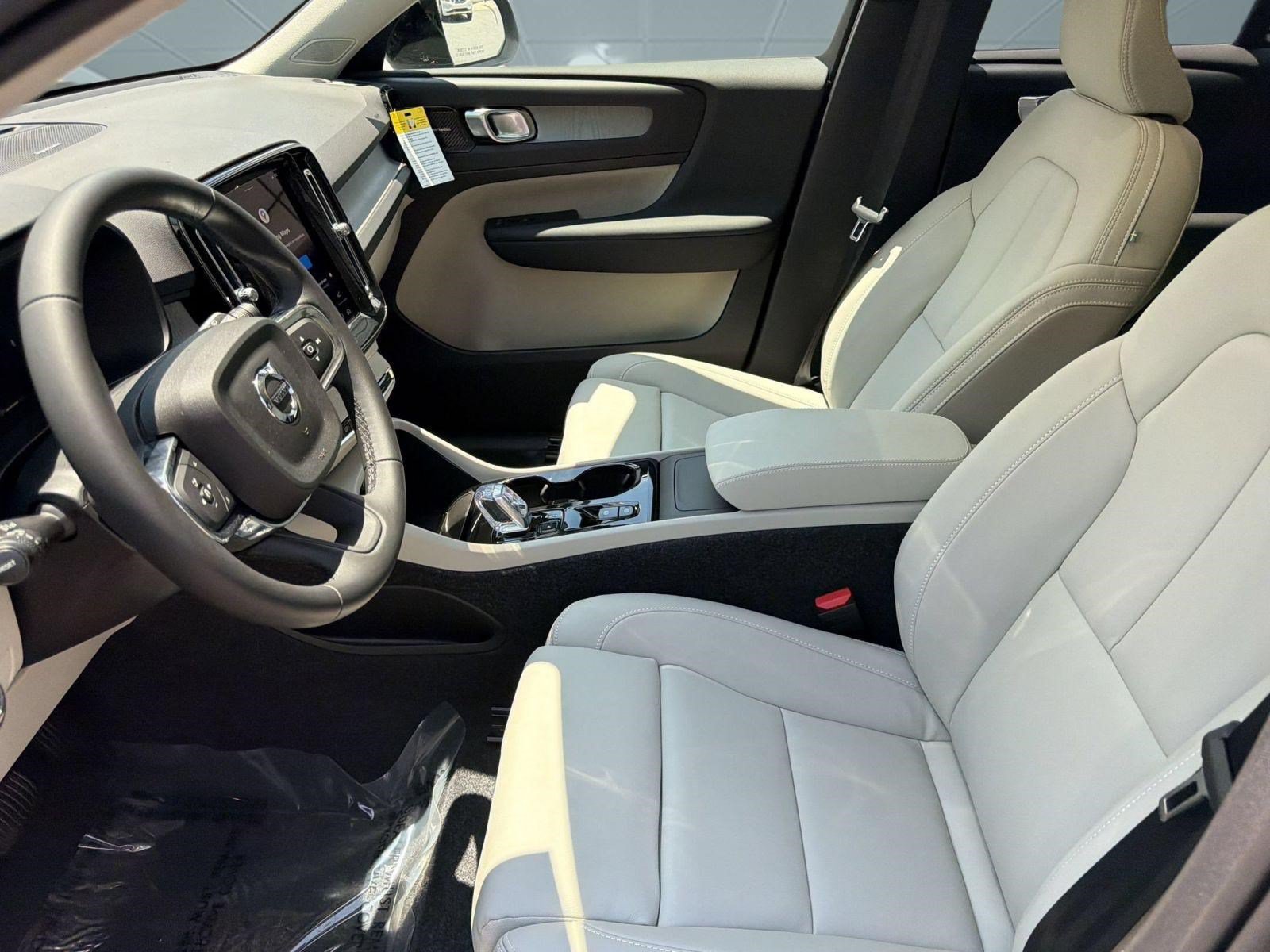 New 2026 Volvo XC40 B5 Ultra w/ Climate Package AWD/4WD image 5