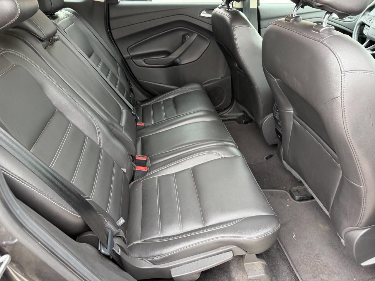 Used 2017 Ford Escape Titanium image 19