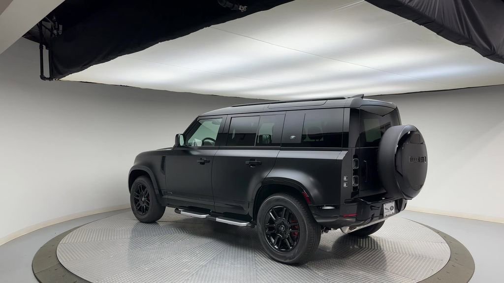 Used 2024 Land Rover Defender 110 X image 6
