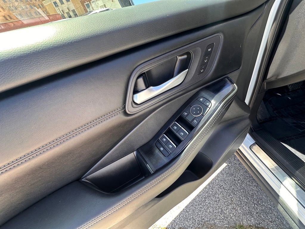 Certified 2024 Nissan Rogue SL w/ SL Premium Package FWD image 16