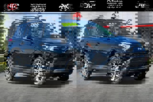 Used 2018 Toyota RAV4 XLE image 1