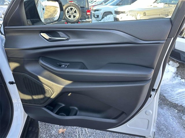 Certified 2024 Jeep Grand Cherokee L Altitude image 26