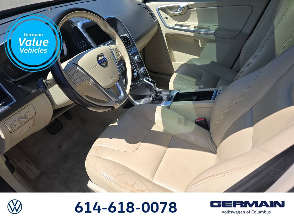 Used 2016 Volvo XC60 T6 w/ Proximity Package FWD image 17