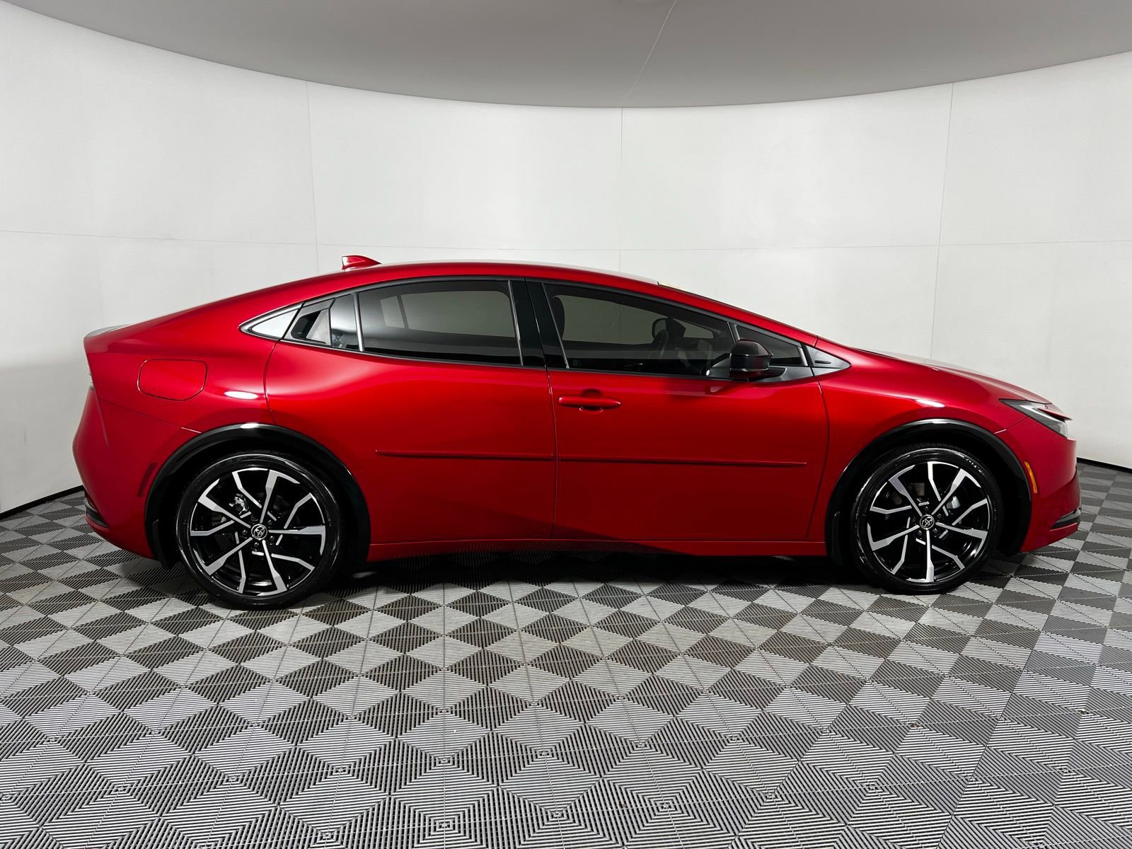 Certified 2024 Toyota Prius Prime XSE image 4