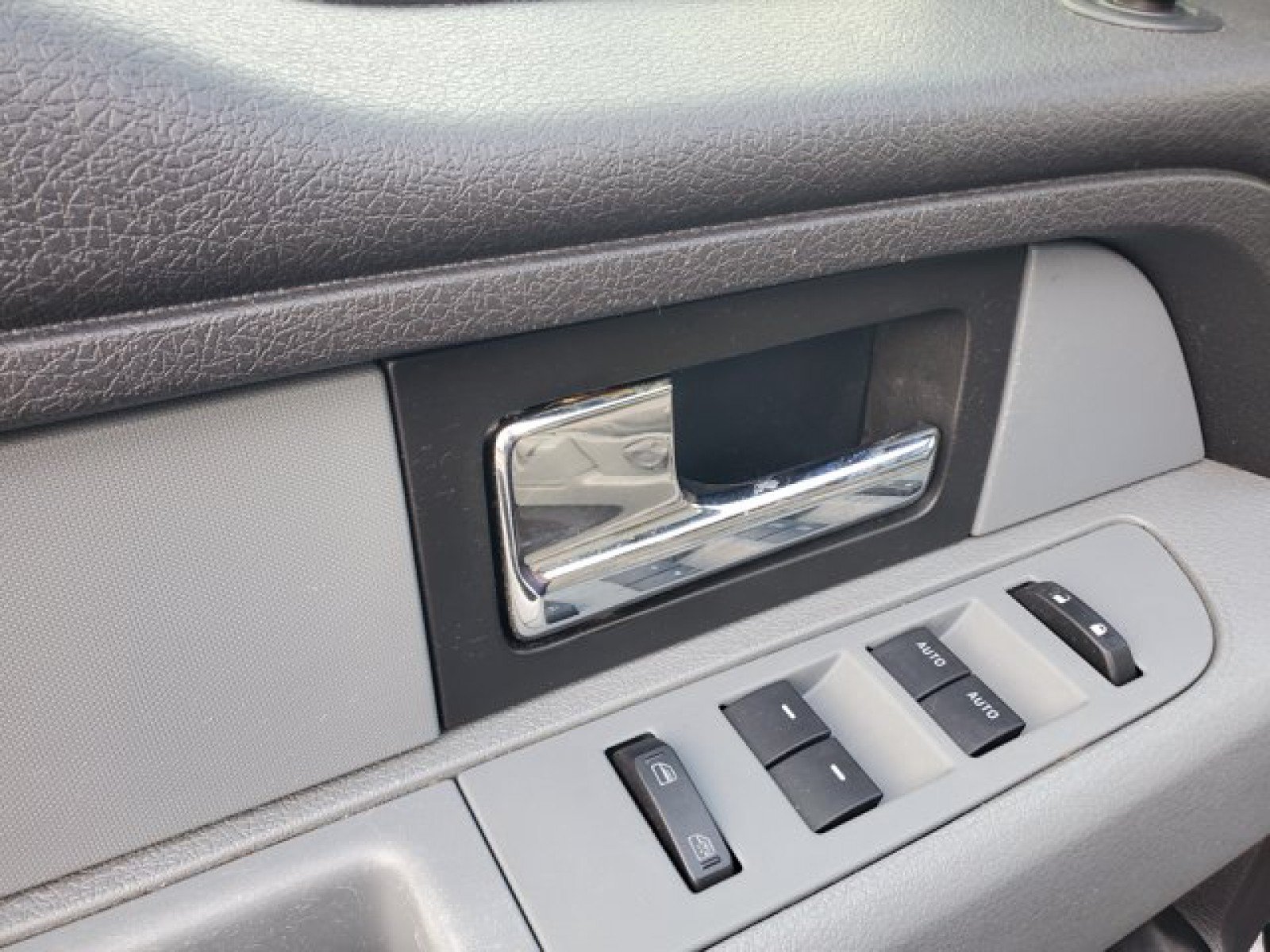 Used 2013 Ford F150 XLT w/ Luxury Equipment Group RWD image 14