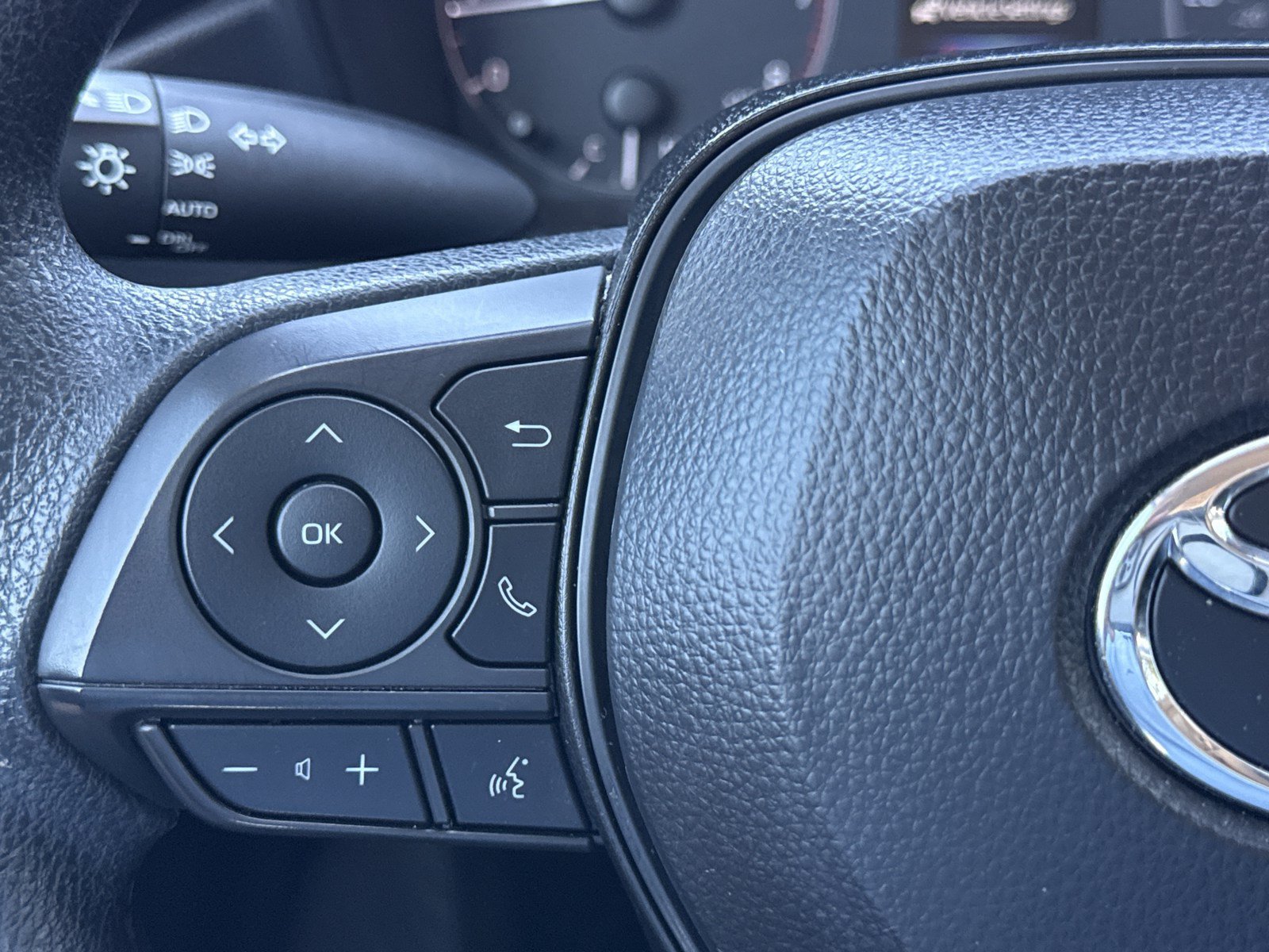 Used 2024 Toyota Corolla LE FWD image 19