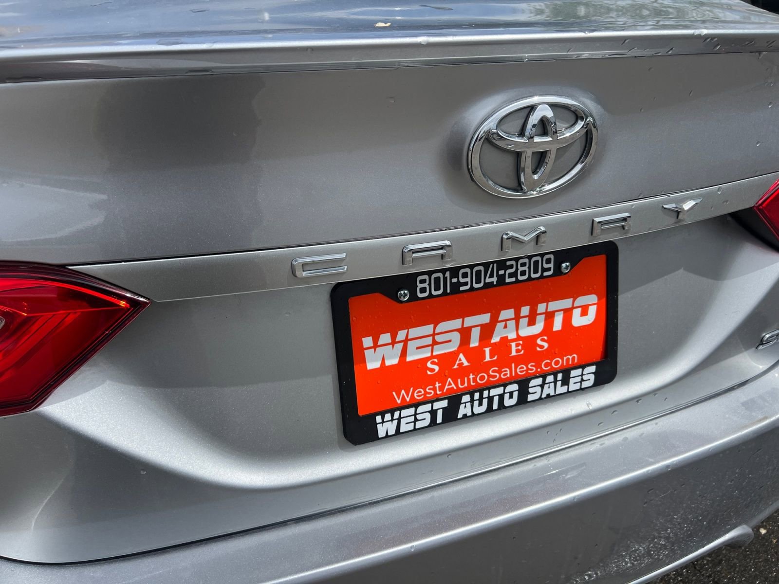 Used 2019 Toyota Camry SE FWD image 25