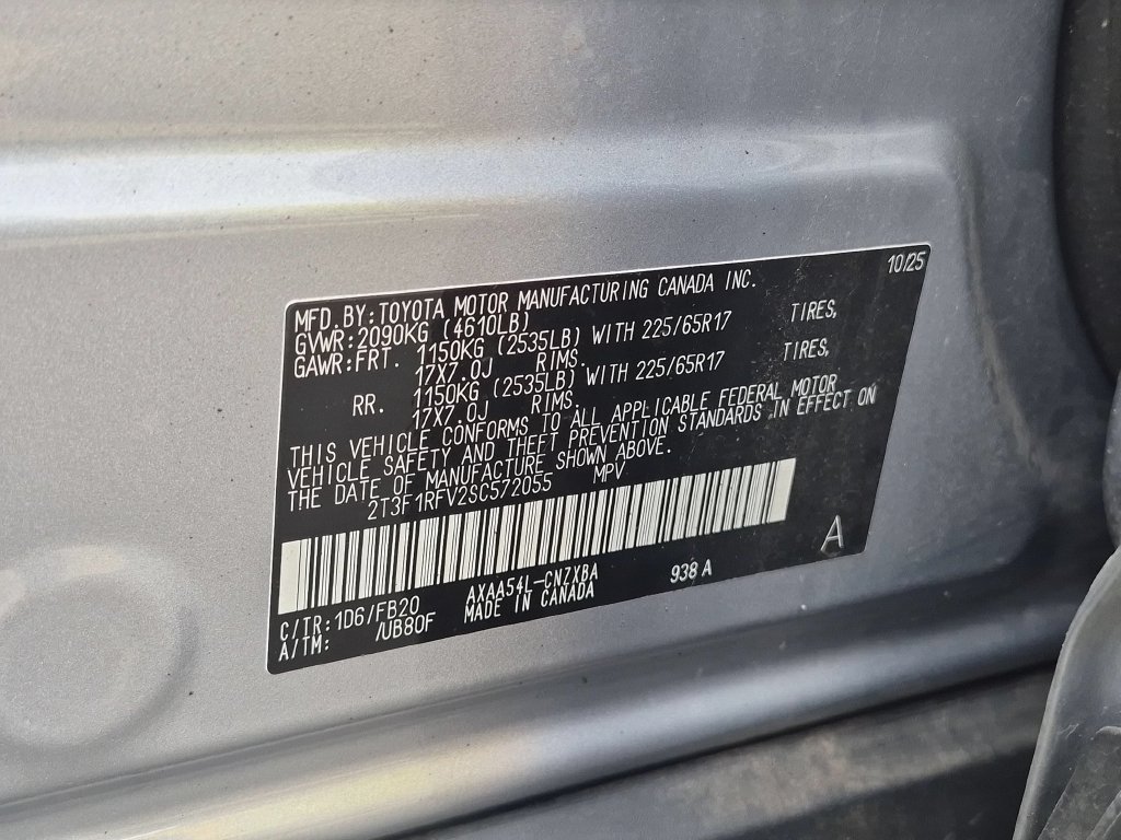 Used 2025 Toyota RAV4 LE AWD/4WD image 28
