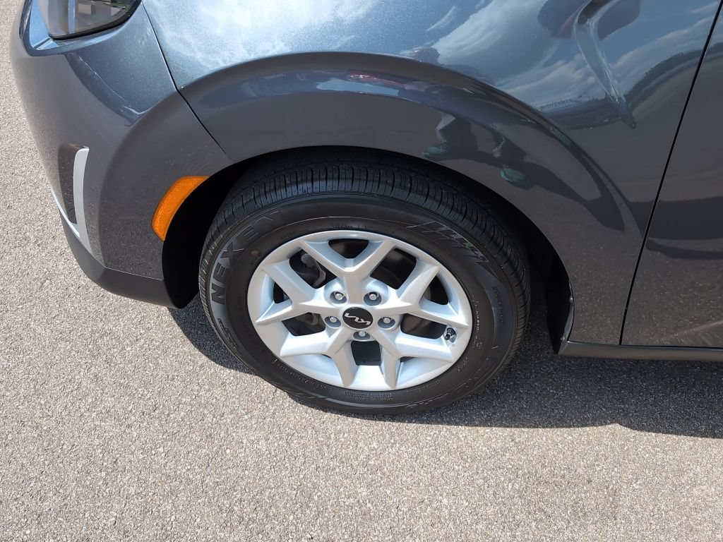 Used 2023 Kia Soul LX w/ Option Group 015 FWD image 13