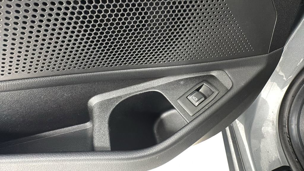 Used 2025 BMW 330i xDrive Sedan image 18