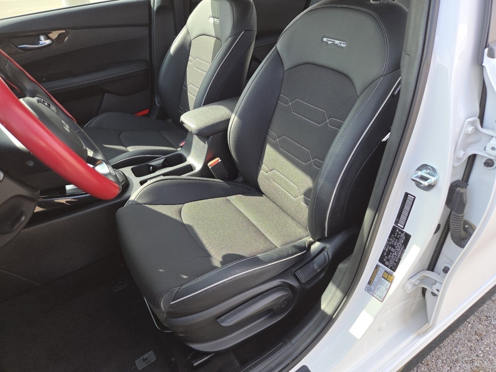 Used 2024 Kia Forte GT-Line image 24